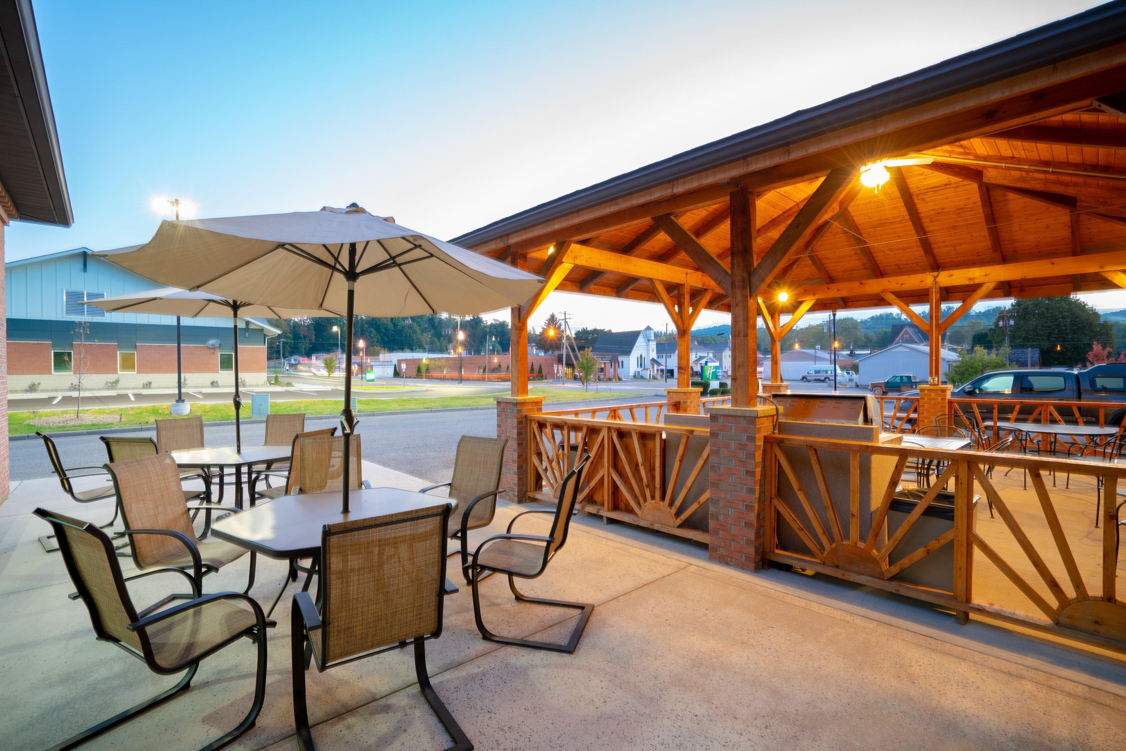 Holiday Inn Express Hotel & Suites Elkins By Ihg Exterior foto