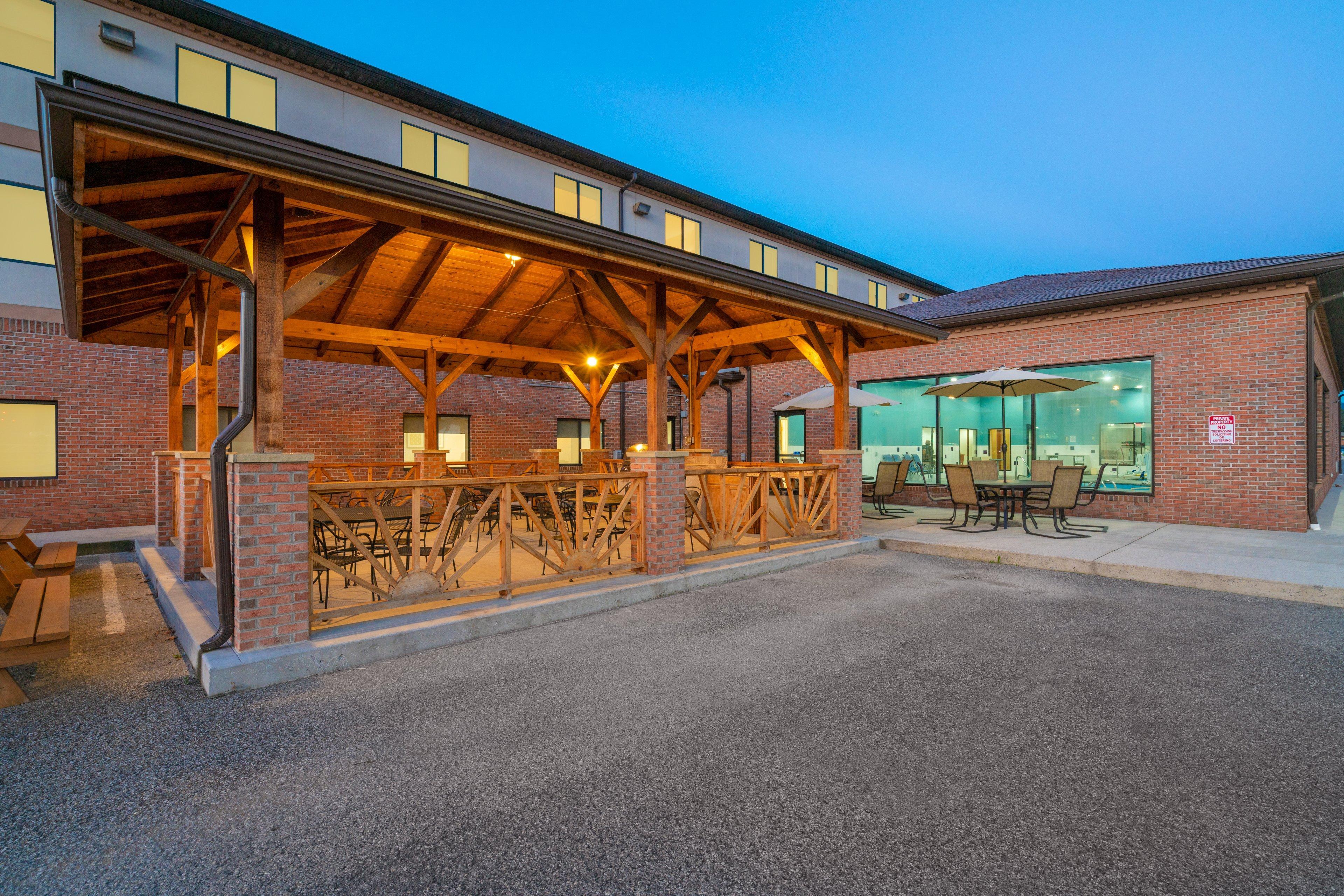 Holiday Inn Express Hotel & Suites Elkins By Ihg Exterior foto